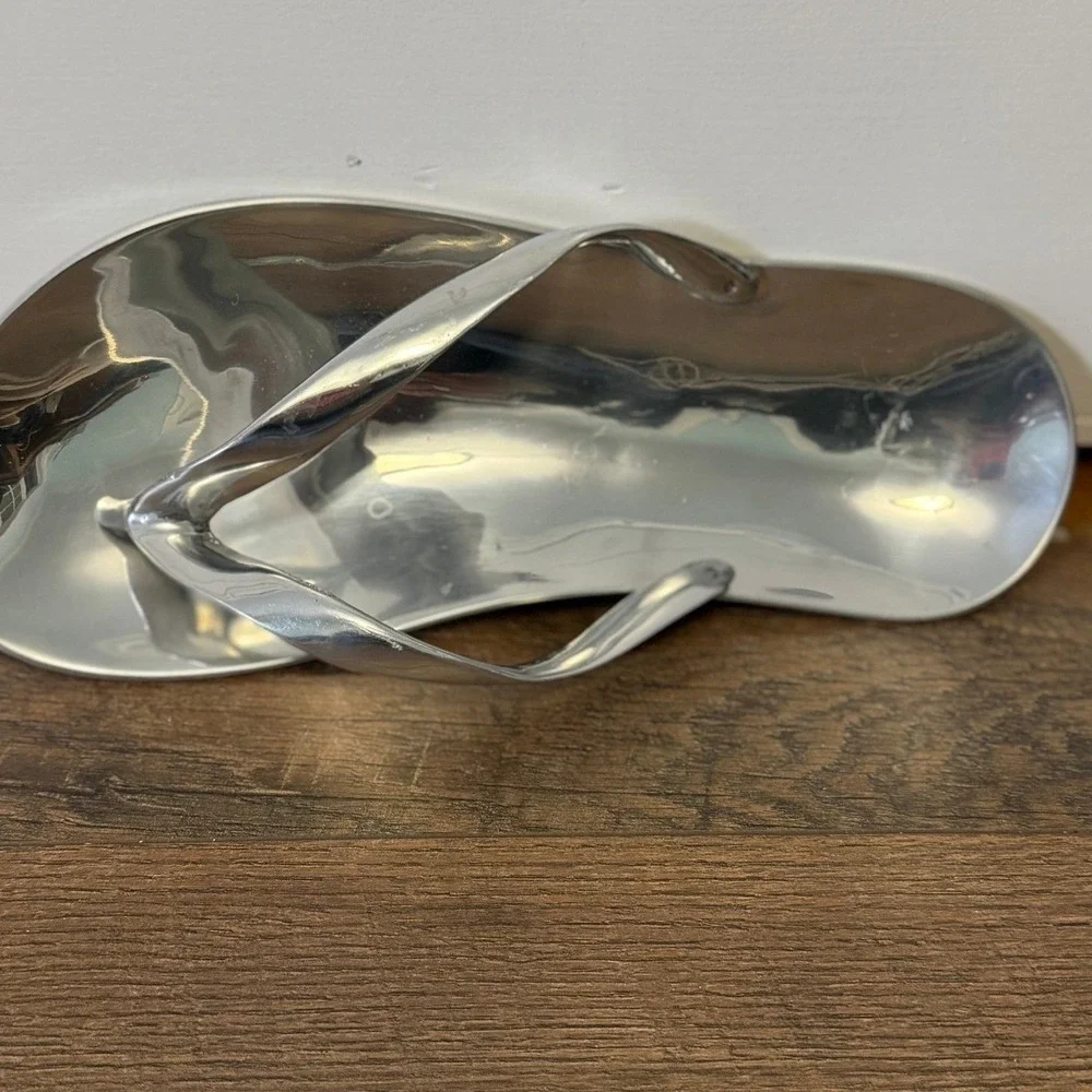 Mariposa Brillante Flip Flop Serving‎ Tray Silver Aluminum Dish
